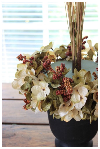 Easy Autumn floral arrangement tutorial from Jennifer Decorates.com