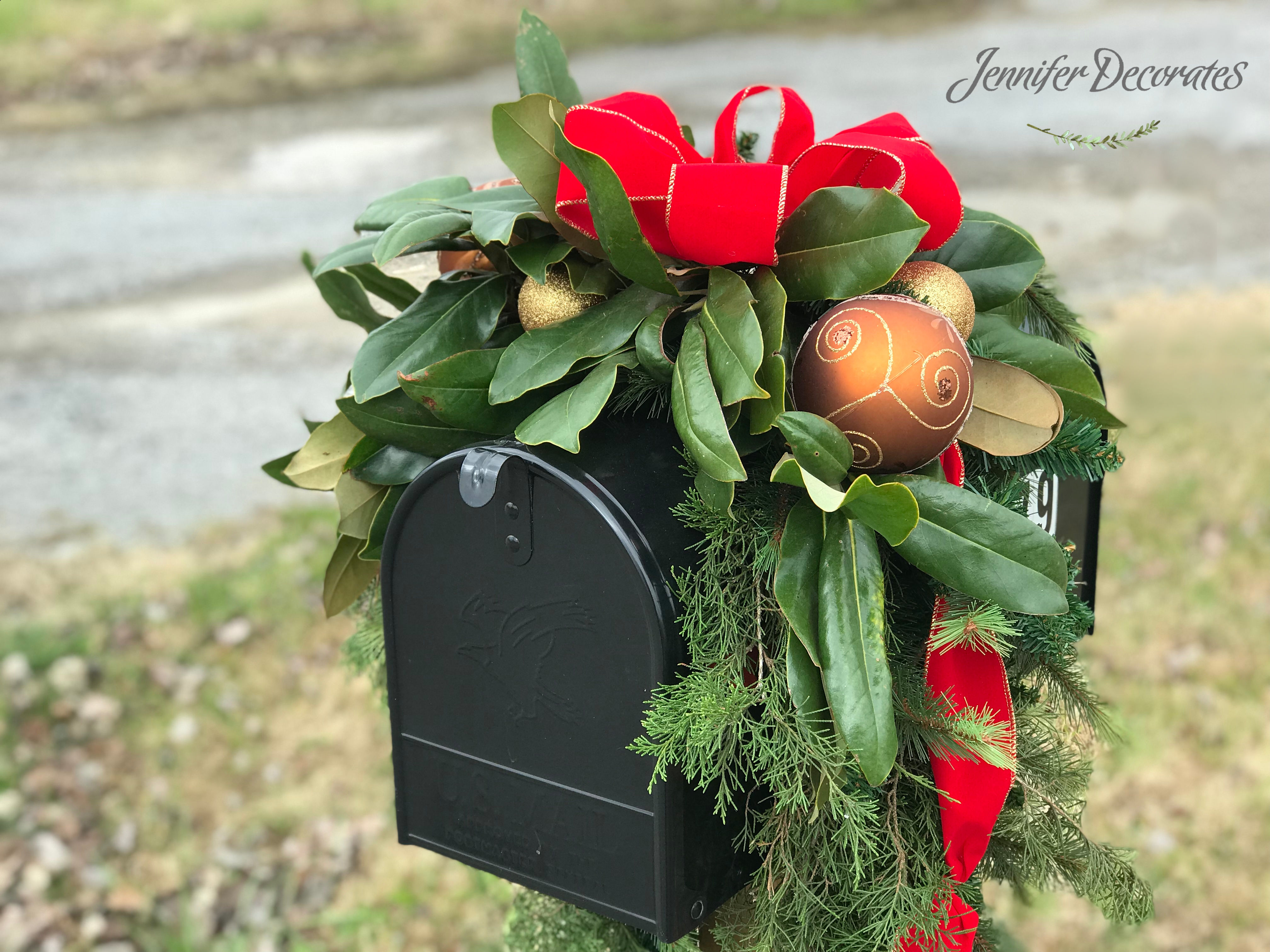 Learn how to make a beautiful Christmas mailbox swag.  Easy! 