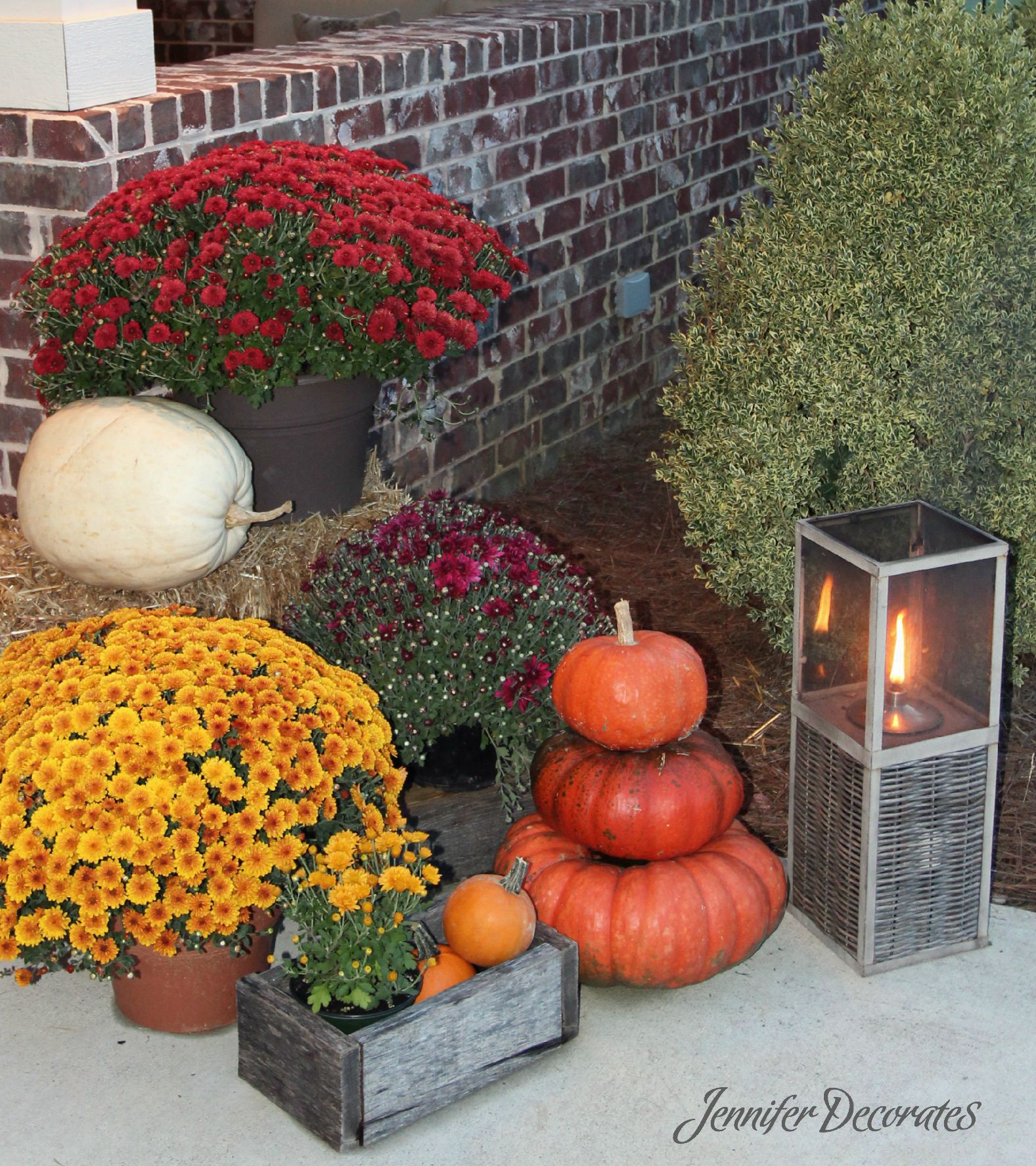 Outdoor Fall Decorating Ideas - Jennifer Decorates