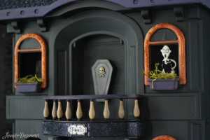 Cheap Halloween decorations from Jennifer Decorates.com