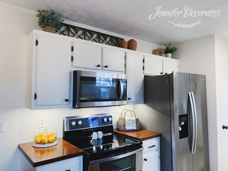 How To Decorate Above Kitchen Cabinets 2 1 800x600 